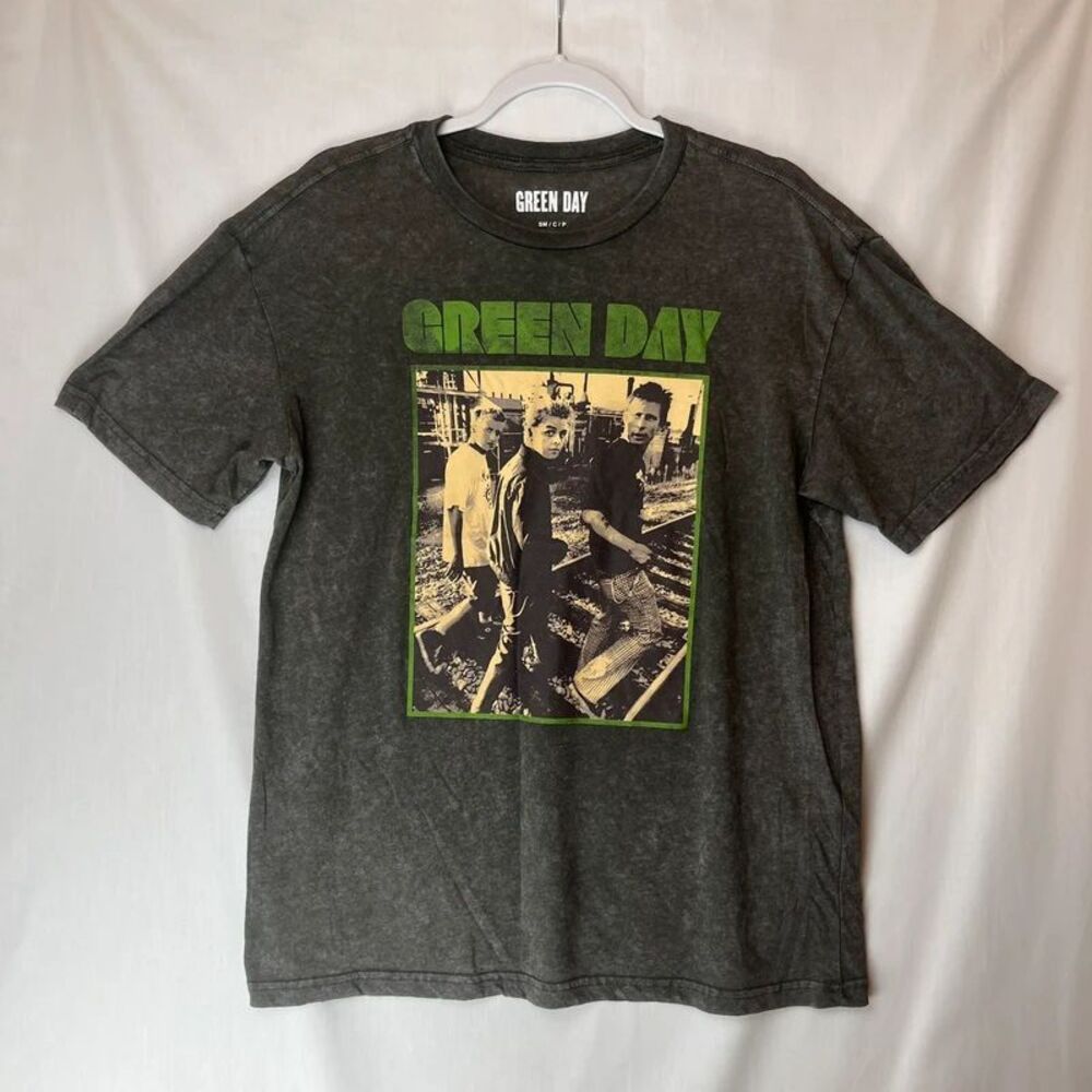Green Day T-Shirt Men’s Small Graphic Print